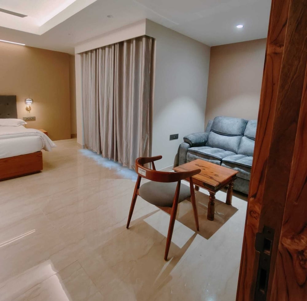sakthi holidays inn