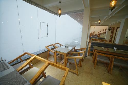 The Wild Arena Dhanaulti,,2 star