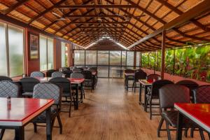 Poojaris Niranthara Kabini,,2 star