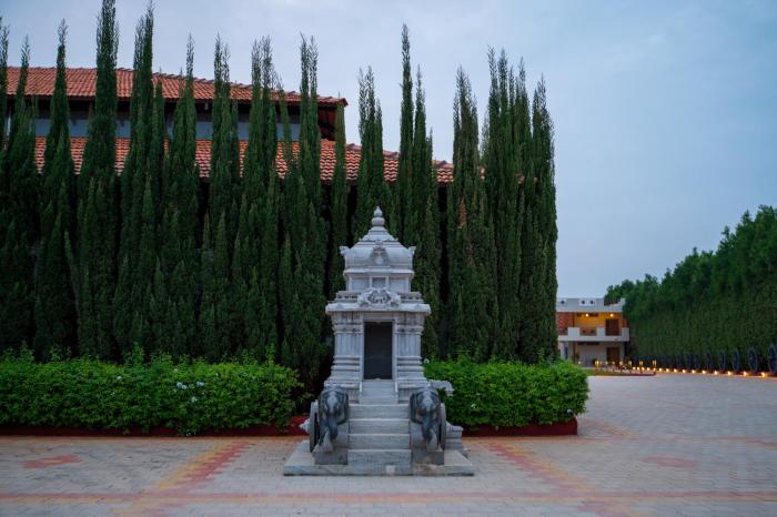poojaris niranthara kabini