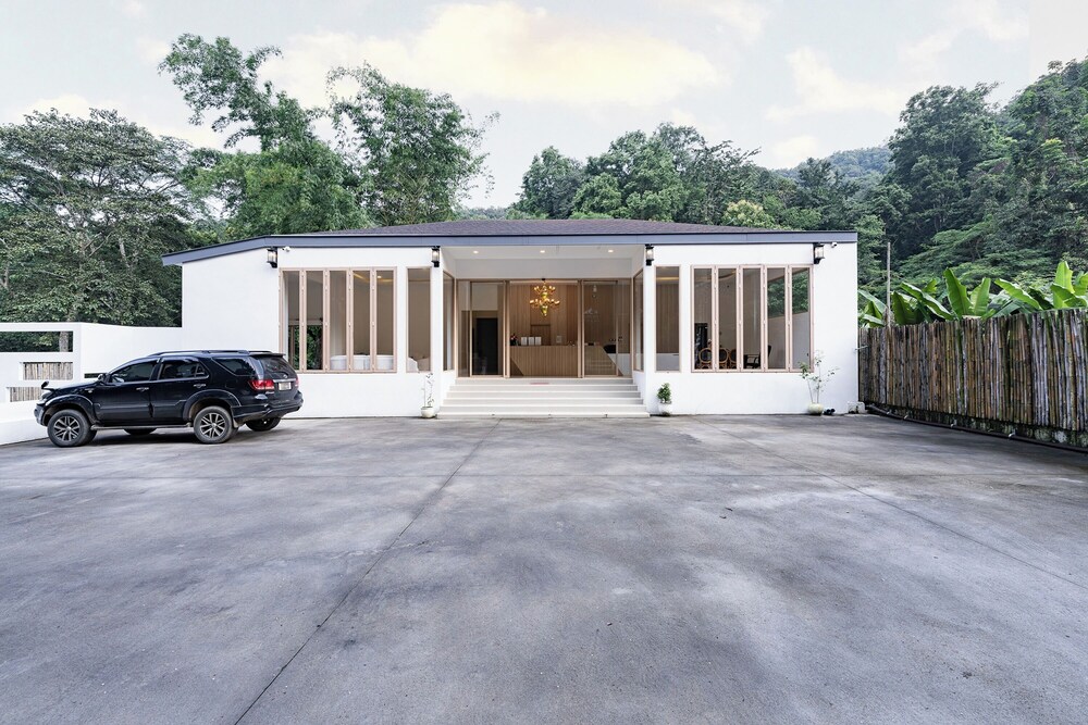 inthada at mae kampong