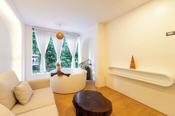 inthada at mae kampong