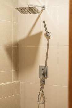 inthada at mae kampong