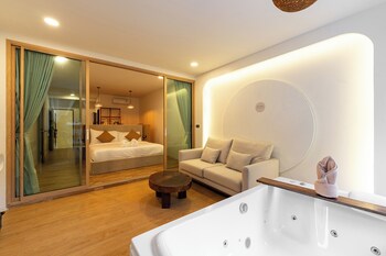 inthada at mae kampong