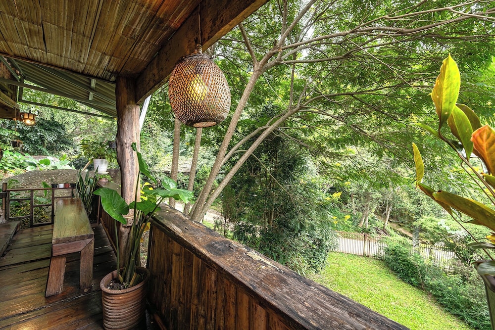 monruamsuk homestay cafe and bistro