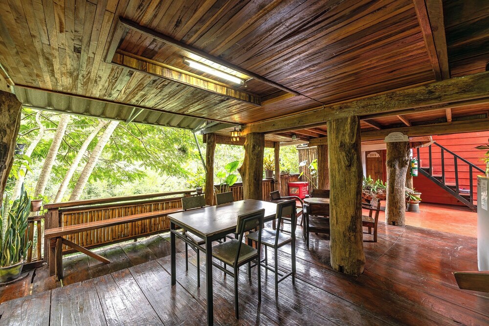 monruamsuk homestay cafe and bistro