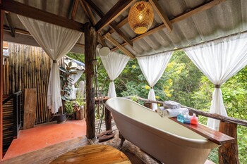 monruamsuk homestay cafe and bistro