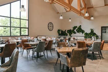 Hotel Le Belmont - Brasserie Du Guiers,40 Chem. Du Plan,3 star