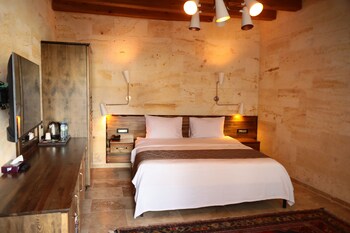 hira cave hotel