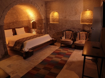hira cave hotel