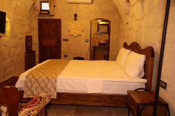 hira cave hotel