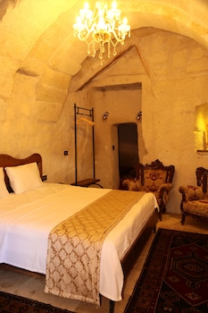 hira cave hotel