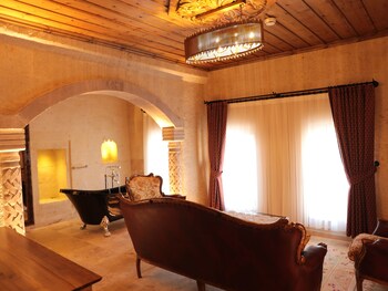 hira cave hotel