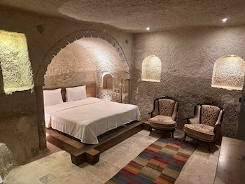 hira cave hotel