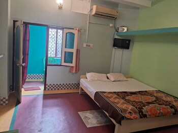 Rama Krishna Ashram,Rama Krishna Ashram,2 star