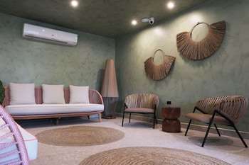 bali posh hotel pr
