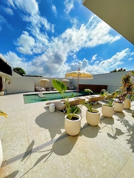 bali posh hotel pr