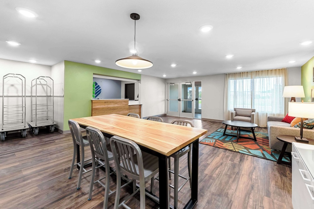 woodspring suites kansas city airport