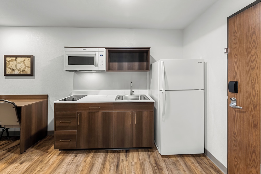 woodspring suites kansas city airport