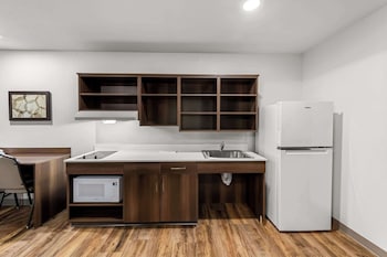 woodspring suites kansas city airport