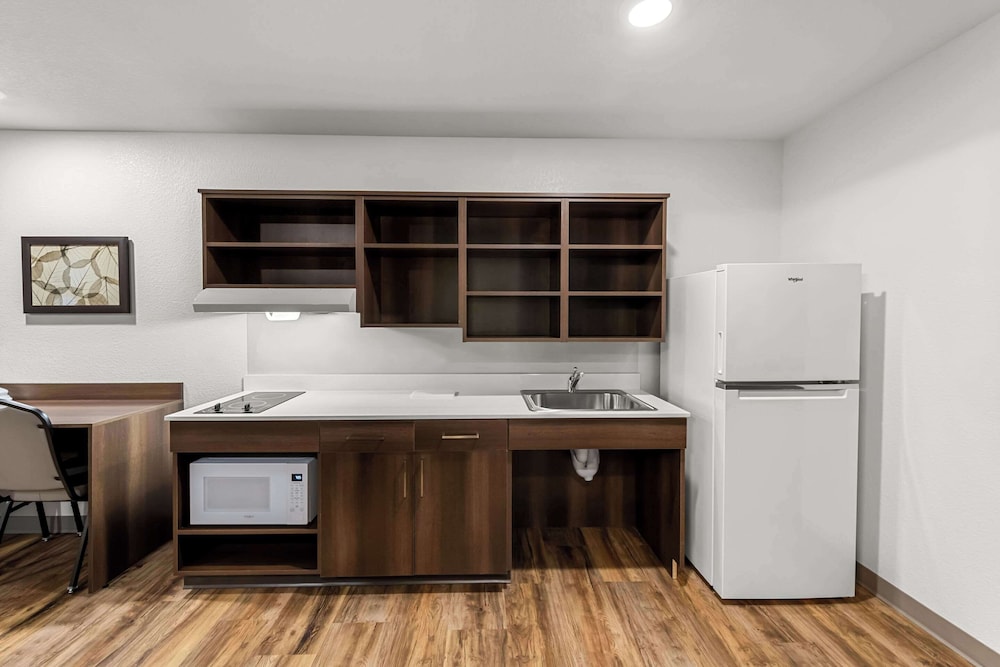 woodspring suites kansas city airport