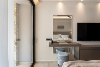 ennea muses rooms and suites