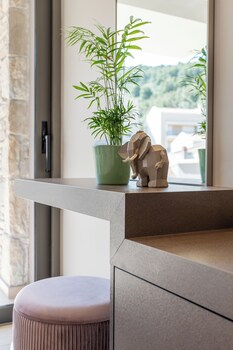 ennea muses rooms and suites