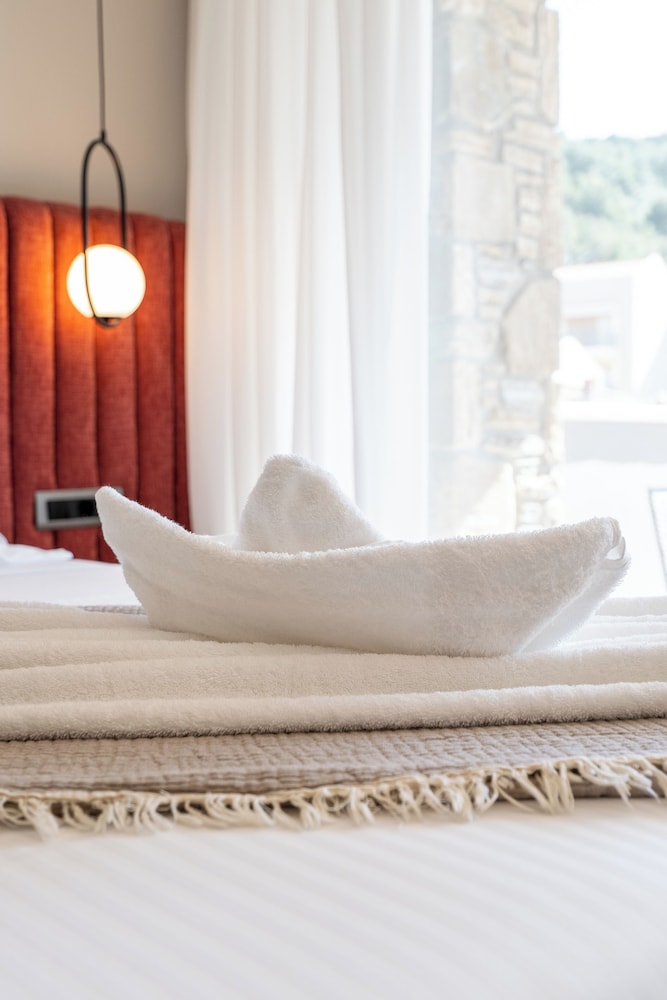 ennea muses rooms and suites