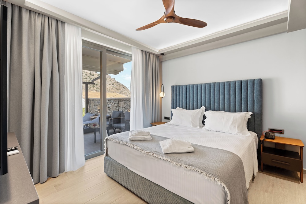 ennea muses rooms and suites