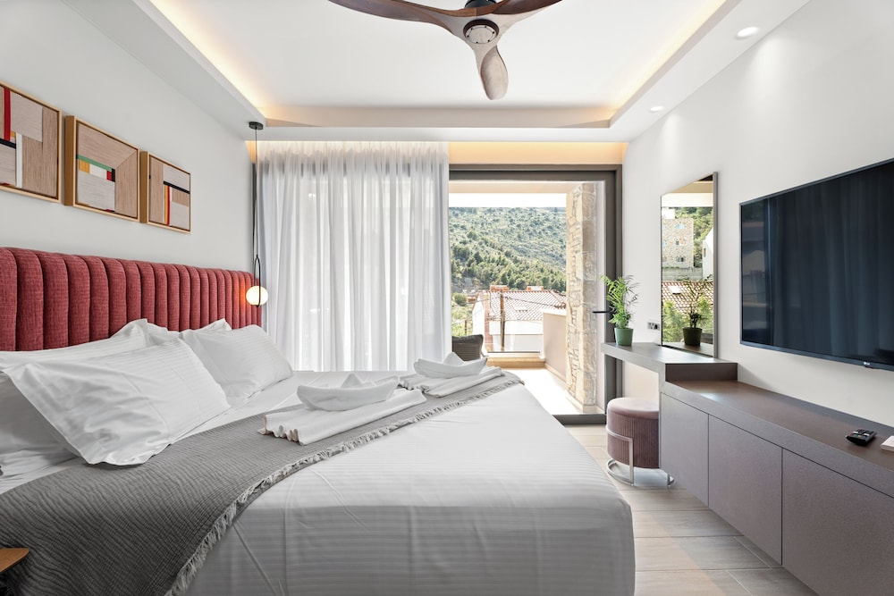 ennea muses rooms and suites