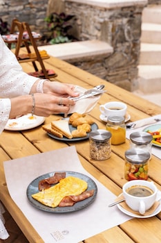 ennea muses rooms and suites