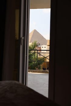 pyramids heritage inn