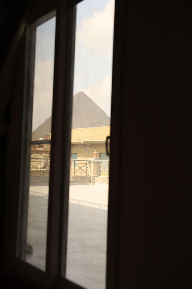 pyramids heritage inn