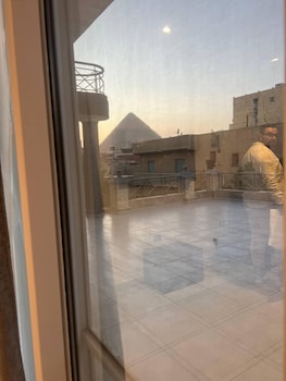 pyramids heritage inn