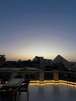 pyramids heritage inn