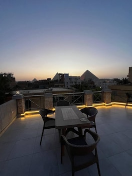 pyramids heritage inn