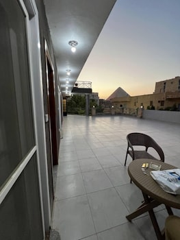 pyramids heritage inn