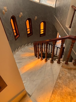 pyramids heritage inn