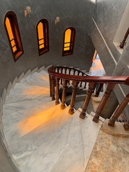 Pyramids Heritage Inn,20 Gamal Abdel Nasser Street, Al Haram,3 star