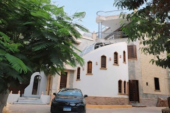 Pyramids Heritage Inn,20 Gamal Abdel Nasser Street, Al Haram,3 star