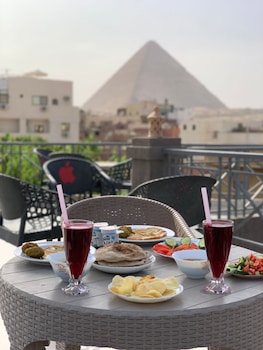 pyramids heritage inn