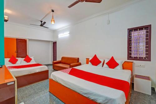 Oyo 822990 Dhanas Best Ambience,,2 star