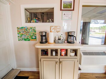 sportsmans inn plymouth 252 793 3095