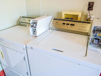 sportsmans inn plymouth 252 793 3095