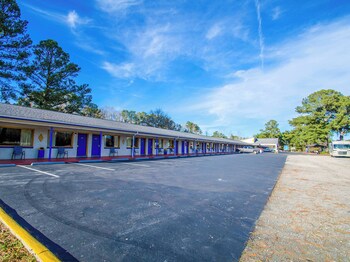 sportsmans inn plymouth 252 793 3095