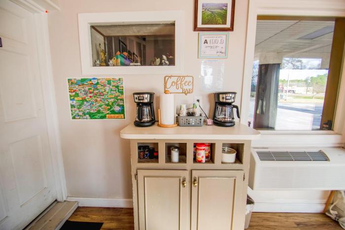 sportsmans inn plymouth 252 793 3095