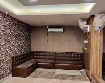 the metropol hotel siwan