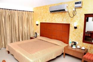 hermitage huts tourist resort