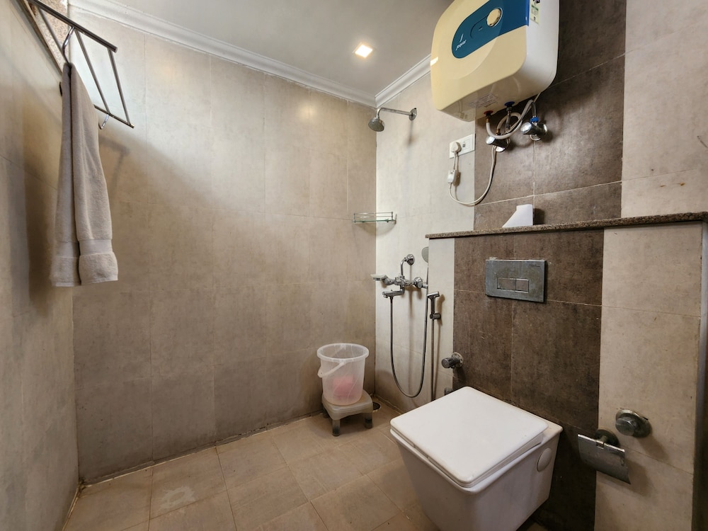 hermitage huts tourist resort