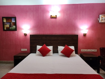 hermitage huts tourist resort